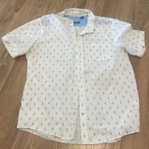 XL button up tee shirt with anchor print